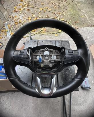 Volante Peugeot 2008