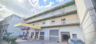 4 LOCALI A PIANA DEGLI ALBANESI