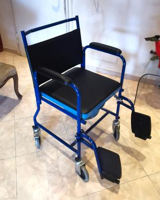 Sedia WC comoda, a rotelle, per anziani