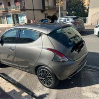 Auto lancia ypsilon GPL