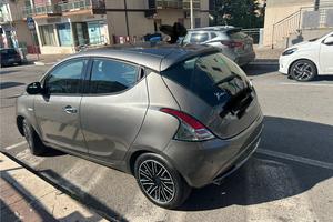 Auto lancia ypsilon GPL