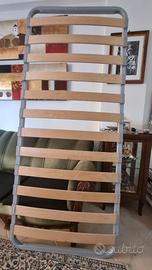 Letto per cameretta privo solo di materasso
