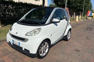 Smart ForTwo 1000 52 kW MHD coupé pure