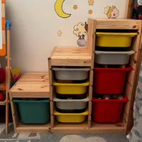struttra trofast in pino con contenitori