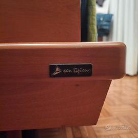 Letto matrimoniale in legno color noce nazionale