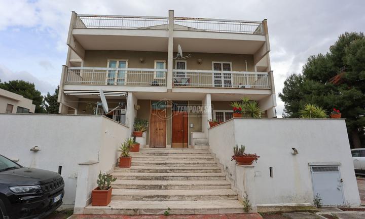 TRILOCALE + ACC. + TERRAZZO