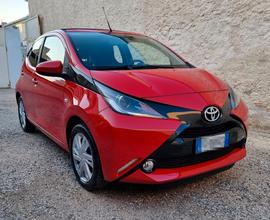 Toyota Aygo 1.0 70CV 5 porte X-Wave