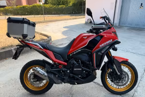 Moto Morini X-CAPE 650 - 2023 Gold Wheels Edition