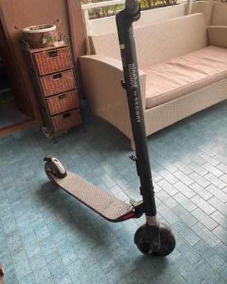 Monopattino elettrico ninebot segway