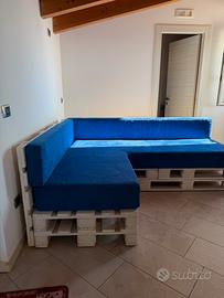 Divano in pallet trattato