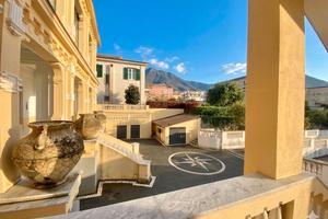 Prestigioso duplex in Villa d'epoca con garage