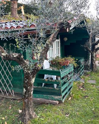 Casetta legno con veranda