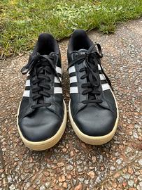 Scarpe Adidas taglia 42 2/3 EU