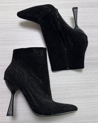 Scarpe donna sandali sneakers tacchi stivaletti