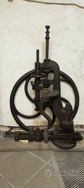 Trapano a colonna manuale fine '800 con volano in 
