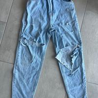 Jeans strappati