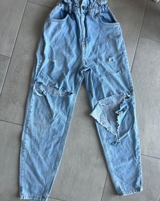 Jeans strappati