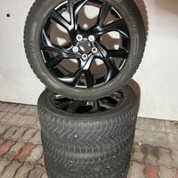 Cerchi e gomme Toyota 18”