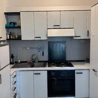 Cucina angolare elettrodomestici forno frigo piano