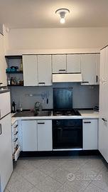 Cucina angolare elettrodomestici forno frigo piano