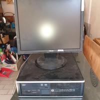 Computer PC fisso hp con monitor