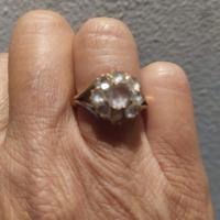 Anello in oro bianco con 9 diamanti rosa