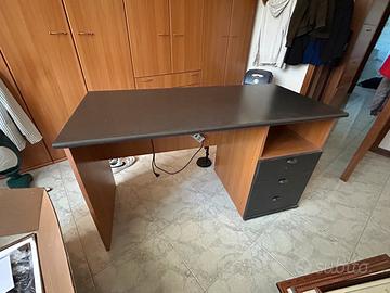 Scrivania 135x65x76