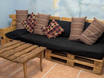 Divano poltrona e tavolino in pallet
