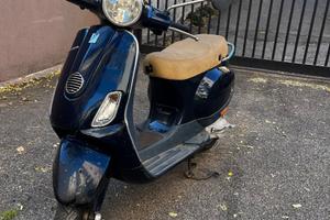 Piaggio Vespa 50 LX - 2011