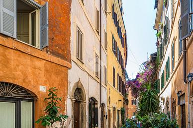 MAGAZZINO A ROMA