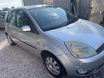 Ford fiesta 1.2 benzina