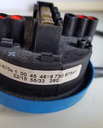 Interruttore di Livello per Whirpool AWT8104D
