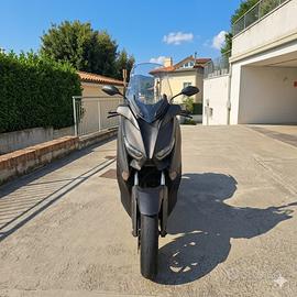 XMAX 300- immatricolato maggio 2020