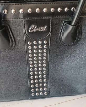 Borsa da donna nera con borchie argentate
