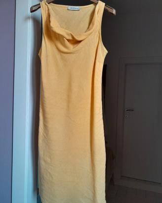 Vestito in puro lino con collo modulabile