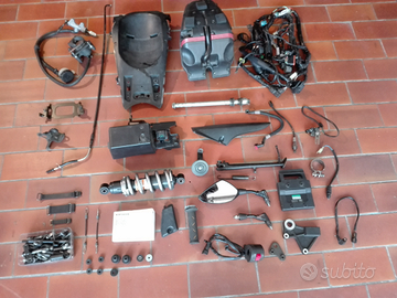 Parti di ricambio per kawasaki er6n