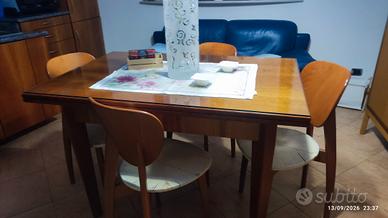 tavolo tutto in legno fatto artigianale , 