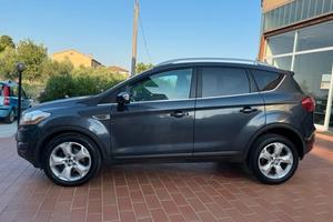 Ford Kuga 2.0 TDCi 136 CV Titanium DPF 4x4 - tetto