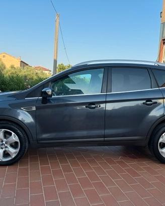 Ford Kuga 2.0 TDCi 136 CV Titanium DPF 4x4 - tetto