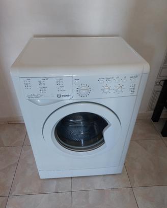 lavatrice indesit classe A+++ mod. IWC71253