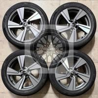 Cerchi 18 diamantati e pneumatici originali Q2