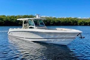 Boston Whaler 380 Outrage (2018)