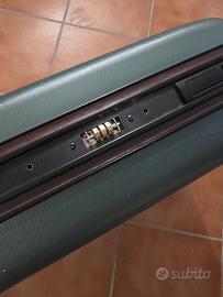 Valigia Rigida Leggera 50x45x20 - Ideale per Viagg