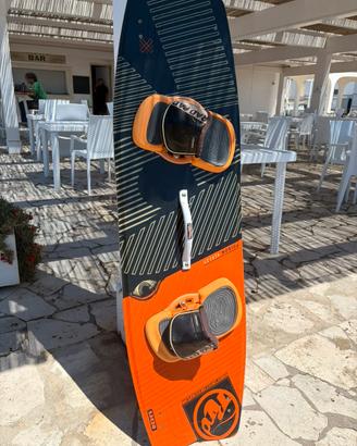 Tavola kitesurf bidirezionale RRD POISON 137x41