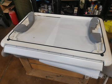 Cornice Oblò Heki 1 con maniglie