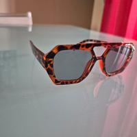 occhiali da sole leopardati