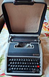 Macchina da scrivere portatile Olivetti Lettera DL