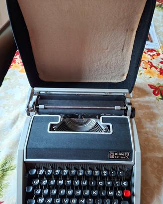 Macchina da scrivere portatile Olivetti Lettera DL