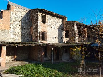 Storico cascinale fine '800 Caionvico Brescia