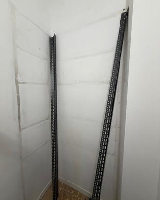 Montanti per scaffalatura H 250 grigio